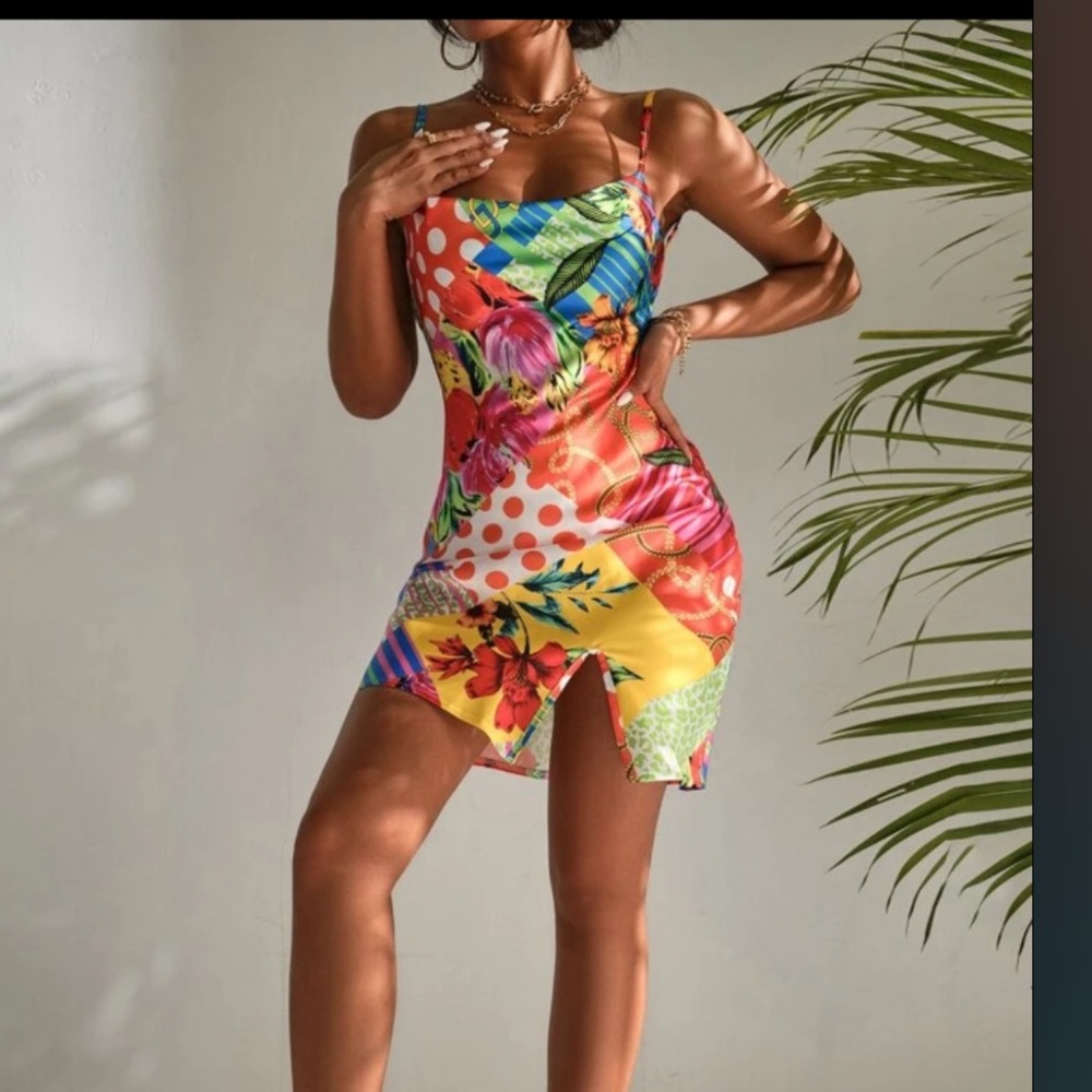 Printed Split Mini Dress - Picture 3 of 5